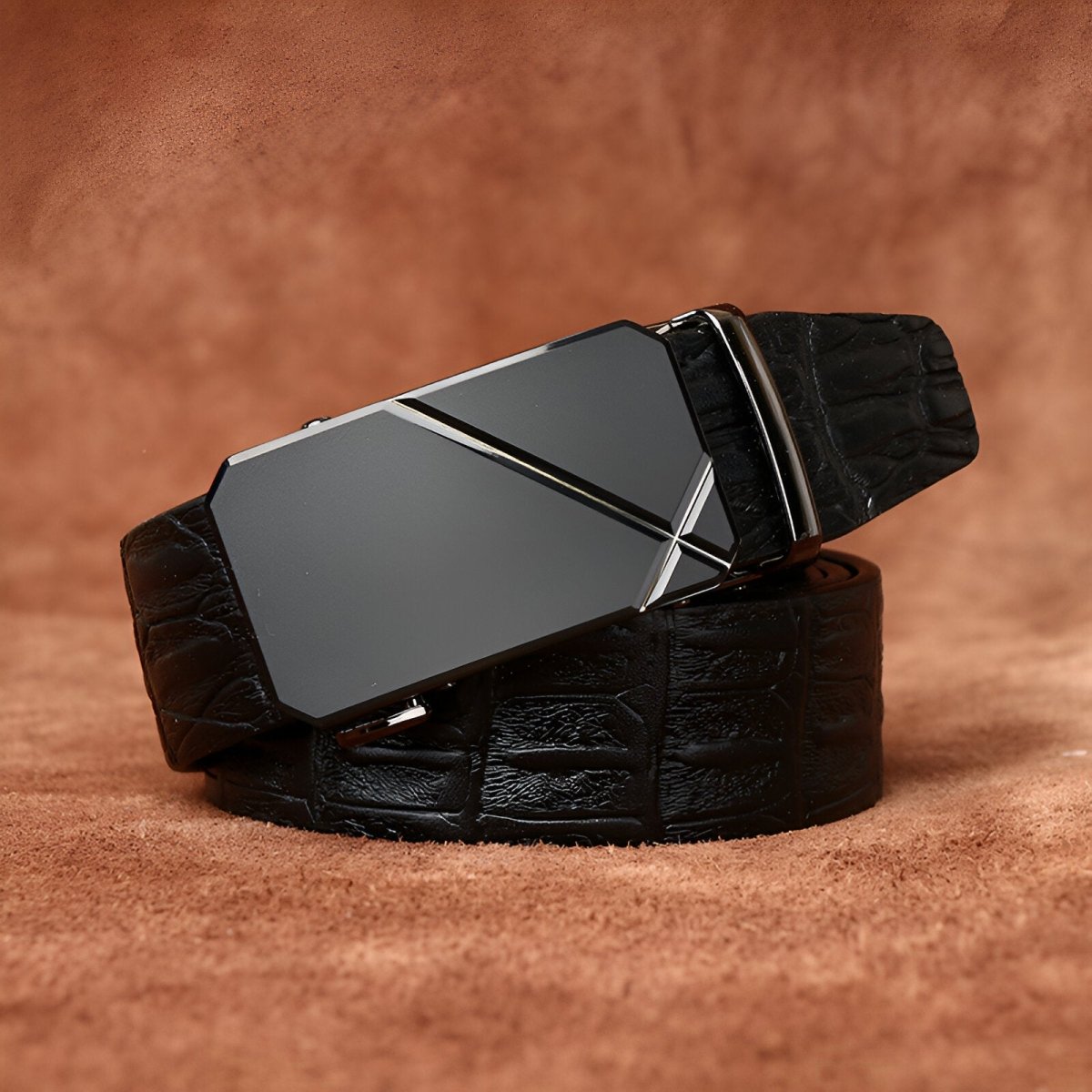 Cinto de couro com efeito crocodilo, elegante fivela, voor heren, modelo Léo